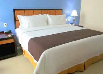 Holiday Inn Express Paraiso Dos Bocas by IHG hotel thumbnail 4