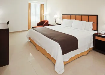 Holiday Inn Express Paraiso Dos Bocas by IHG hotel thumbnail 6