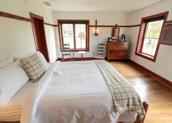 Shaker Village of Pleasant Hill hotel thumbnail 2