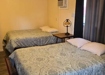 Golden Door Motel hotel thumbnail 7