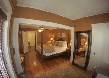 The Hibiscus House hotel thumbnail 3