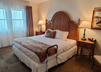 Hawaii Volcano House hotel thumbnail 3