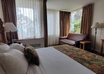 Hawaii Volcano House hotel thumbnail 5