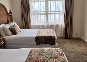 Hawaii Volcano House hotel thumbnail 7