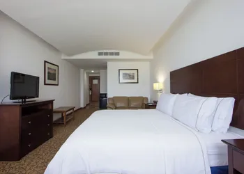 Holiday Inn Express Nuevo Laredo by IHG hotel thumbnail 3