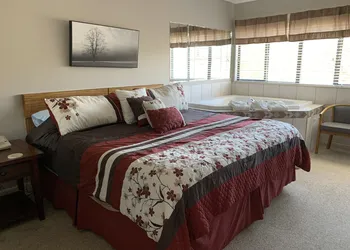 Laurel Inn Condominium hotel thumbnail 5
