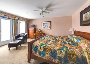 Parkland Village Inn hotel thumbnail 2