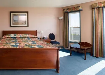 Parkland Village Inn hotel thumbnail 6