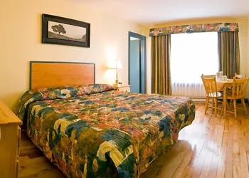 Parkland Village Inn hotel thumbnail 7