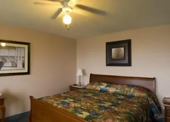 Parkland Village Inn hotel thumbnail 8