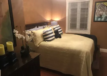 Castle Landing hotel thumbnail 4