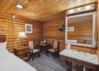 Denali Crow's Nest Cabins hotel thumbnail 3