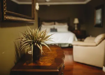 The Carriage House Inn hotel thumbnail 3