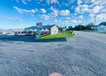 Villa Inn Motel Near Hwy 12 WI Capital O hotel thumbnail 2