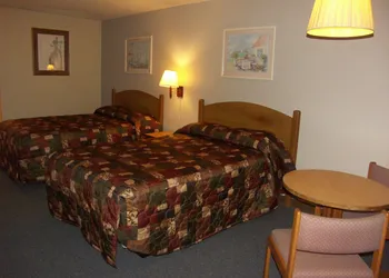 Deerwood Inn and Madison Campground hotel thumbnail 3