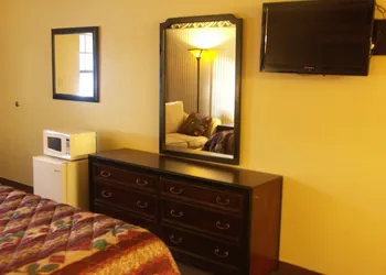 Deerwood Inn and Madison Campground hotel thumbnail 5