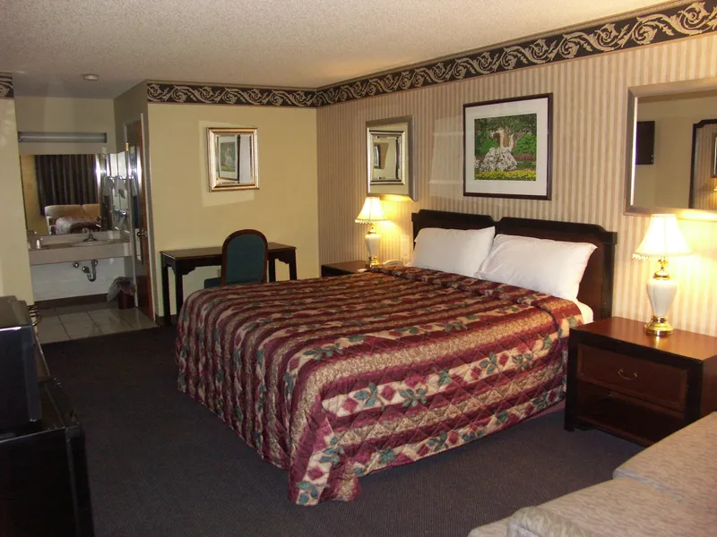 Deerwood Inn and Madison Campground hotel detail image 6