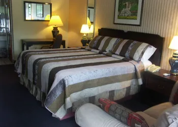 Deerwood Inn and Madison Campground hotel thumbnail 8