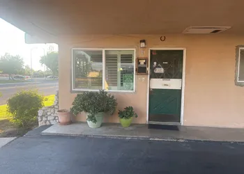 Town House Motel hotel thumbnail 2