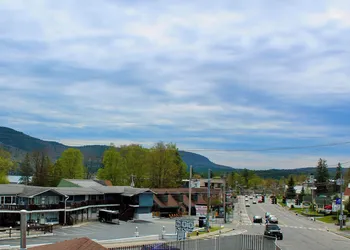 The Lake George Inn hotel thumbnail 6