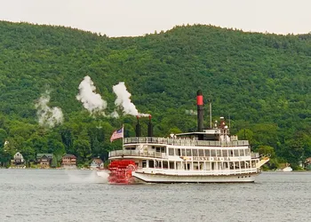 The Lake George Inn hotel thumbnail 8