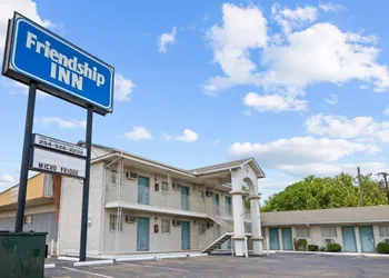 Friendship Inn hotel thumbnail 7