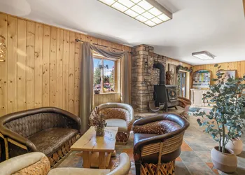 Spirit Lake Lodge hotel thumbnail 3