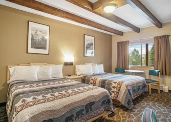Spirit Lake Lodge hotel thumbnail 8