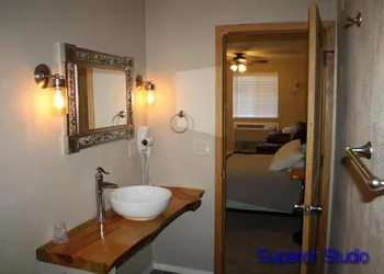 Lumbermens Village hotel thumbnail 3