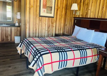 Country Inn Motel hotel thumbnail 2
