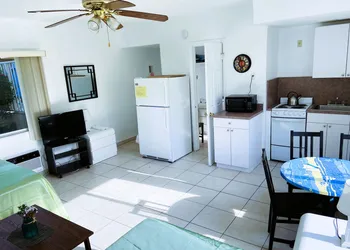 Beach Tide hotel thumbnail 5