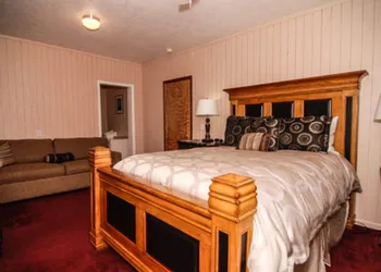 White Horse Hotel hotel thumbnail 5