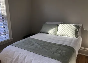 Midtown Manor hotel thumbnail 6