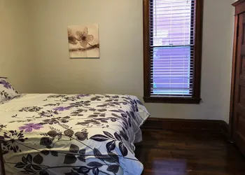Midtown Manor hotel thumbnail 8