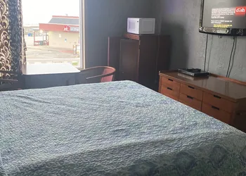 Surf Motel and Apartments hotel thumbnail 2