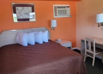 Copa Budget Inn hotel thumbnail 2