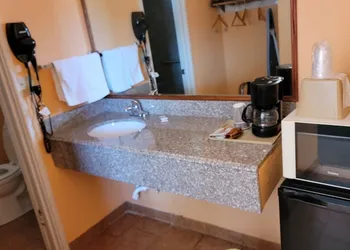 Copa Budget Inn hotel thumbnail 7