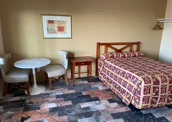 Southwind Inn hotel thumbnail 7