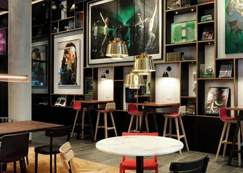 citizenM Seattle South Lake Union hotel thumbnail 2