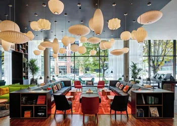 citizenM Seattle South Lake Union hotel thumbnail 6