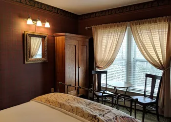 Heart of the Village Inn hotel thumbnail 6
