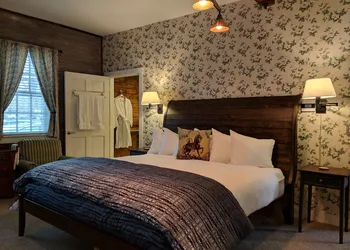 Heart of the Village Inn hotel thumbnail 8