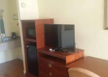 Delux Inn hotel thumbnail 5