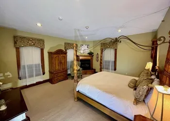 The Port Hotel hotel thumbnail 6