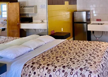 Savannah Inn and Suites hotel thumbnail 7