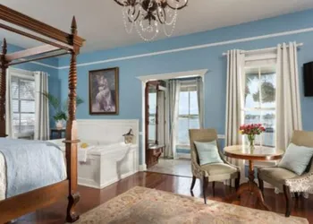 Bayfront Marin House hotel thumbnail 3