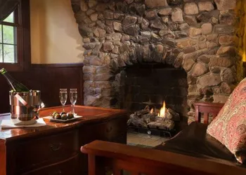 Hilltop Manor Bed and Breakfast hotel thumbnail 2