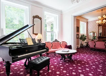 Central Park Bed & Breakfast hotel thumbnail 3