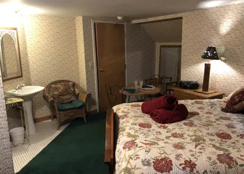 Smokies Bed and Breakfast hotel thumbnail 2