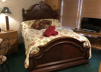 Smokies Bed and Breakfast hotel thumbnail 4